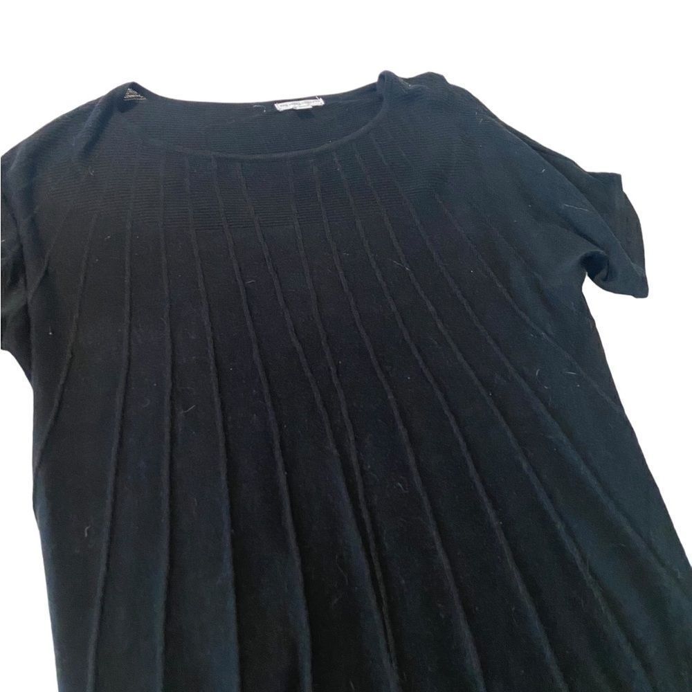 New York and Company size medium shirt sleeved sweater excellent condition
